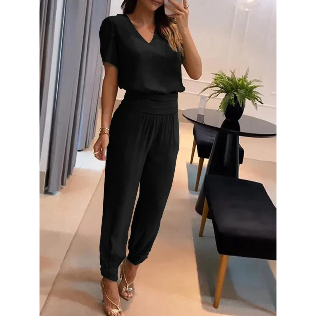 Women Together | Casual and Chic