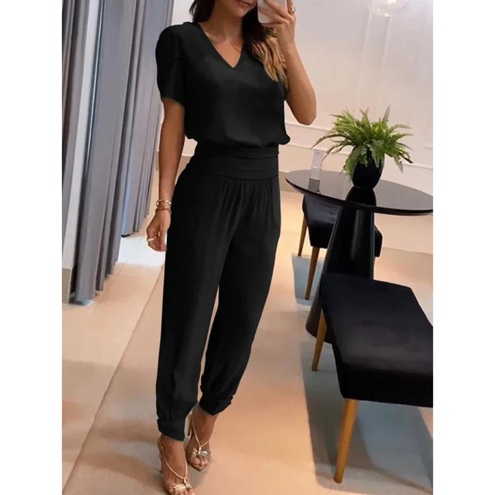 Women Together | Casual and Chic