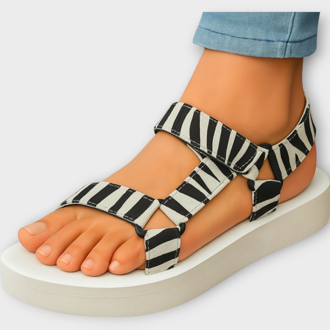 Mode Lumiére™ Orthodontic sandals made of high-quality materials