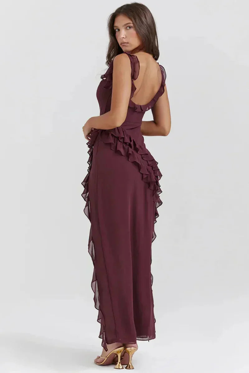 Elegant dress with an open leg