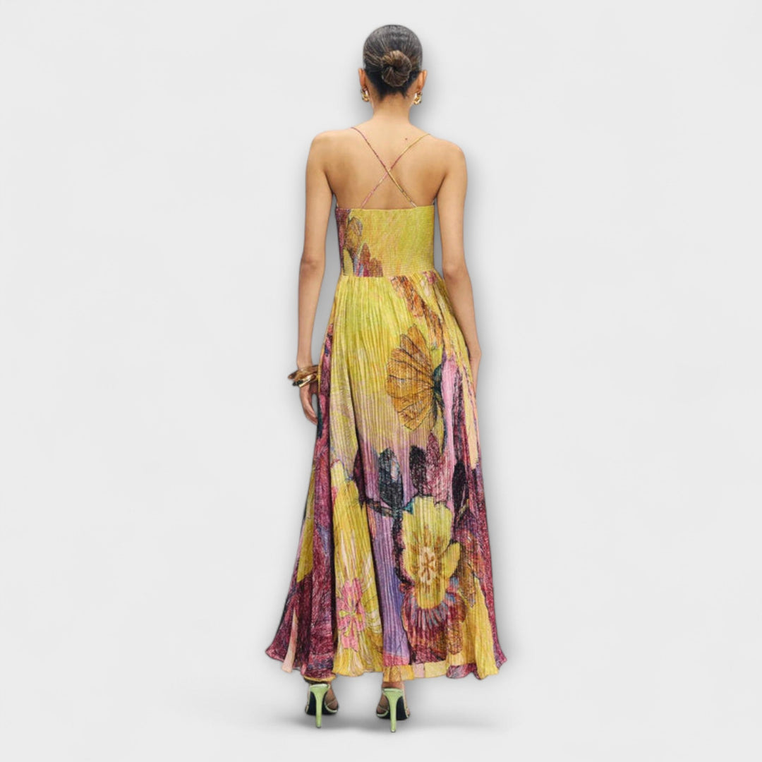 Kiara - Maxi dress with a vibrant Ikat pattern