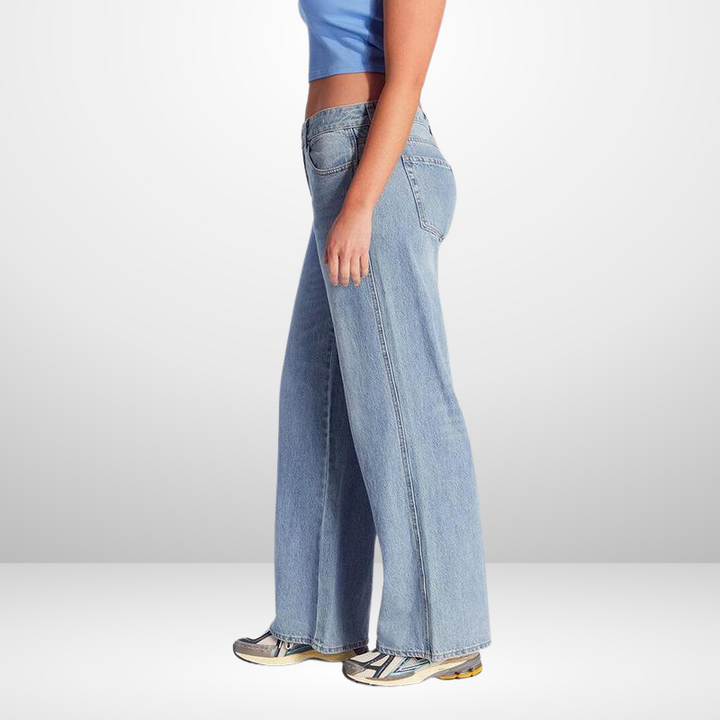 Women's low-rise baggy jeans
