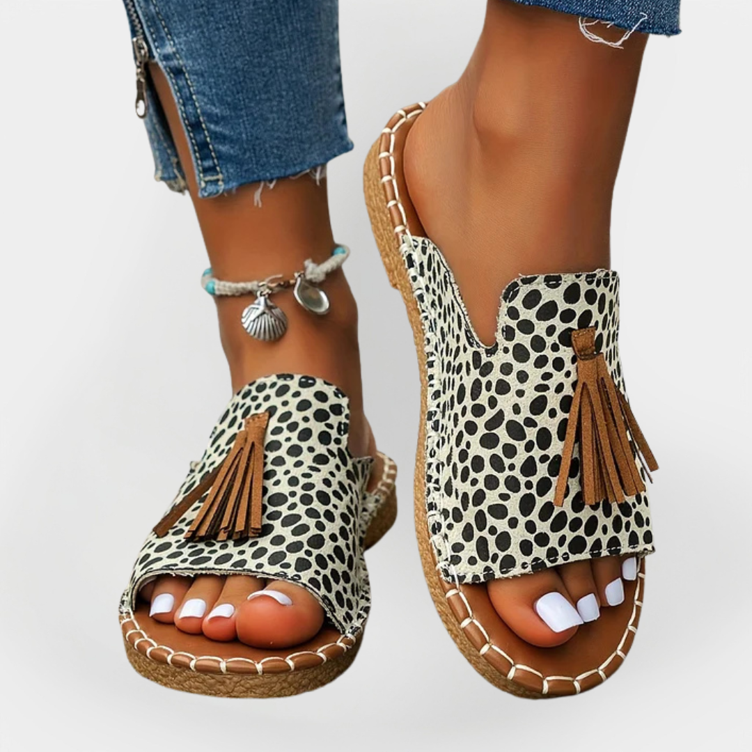 Mode Lumiére™ Handmade Impressive Fringe Sandals