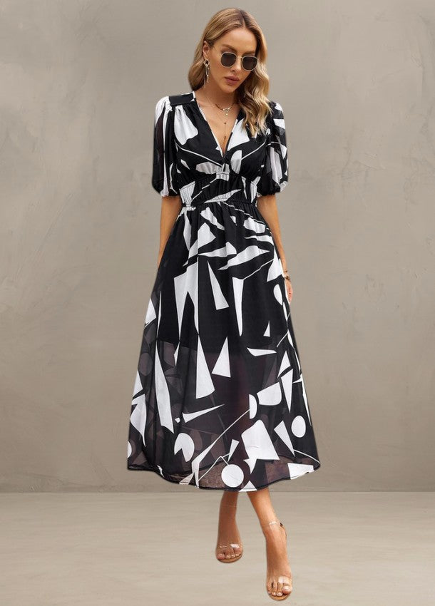 Light Mode | FLATTERING FLORAL MIDI DRESS