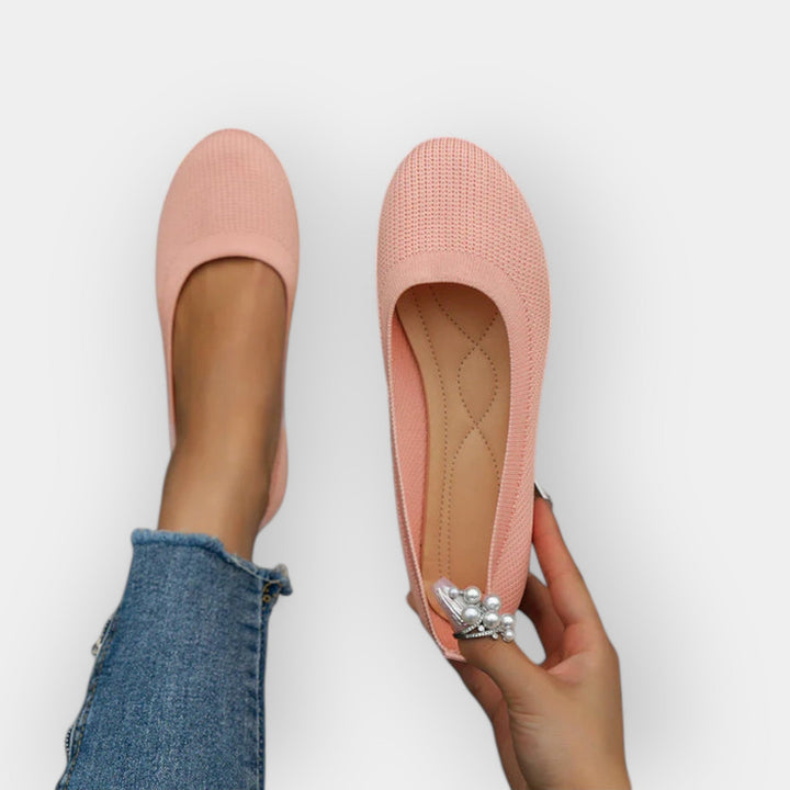 Mode Lumiére™ Simple, elegant sandals