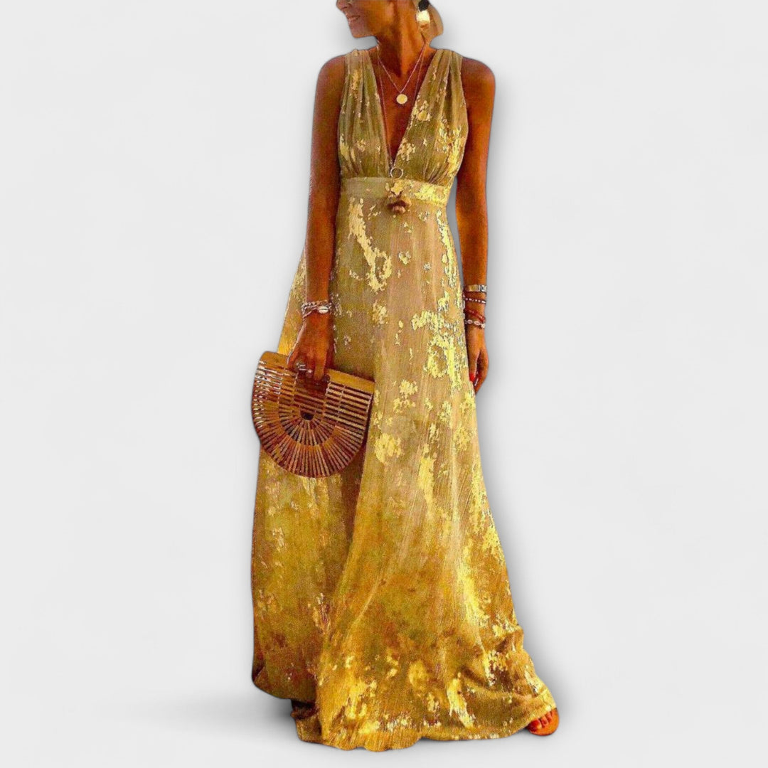 Clothing with V-neck and sequin details