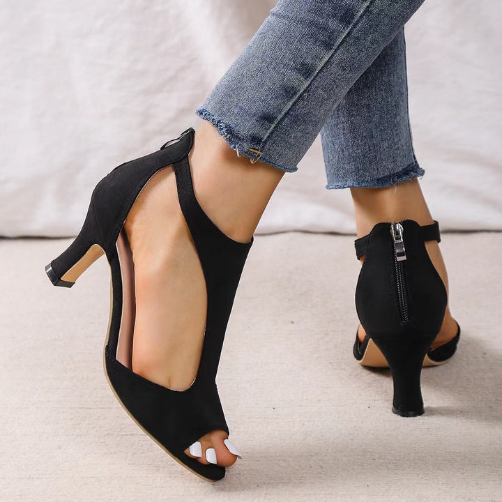 Célénia | Stable Feminine Elegance