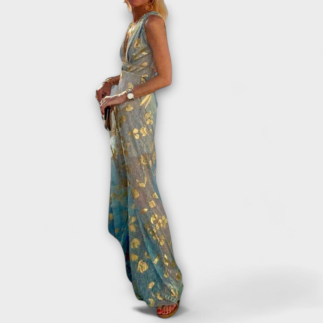 Clothing with V-neck and sequin details