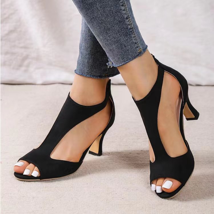 Célénia | Stable Feminine Elegance