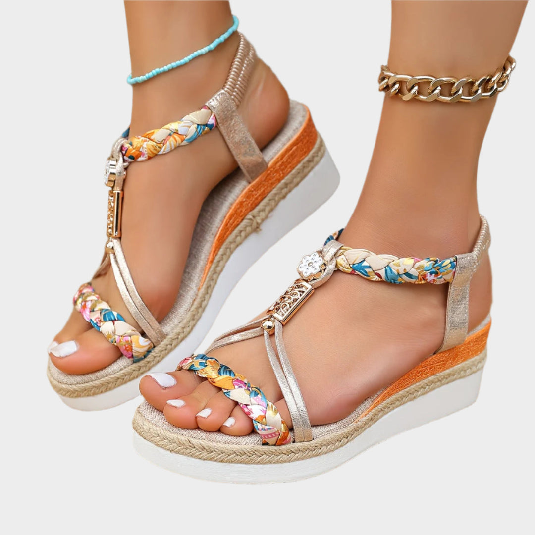 Mode Lumiére™ Sandals with comfortable sole and platform