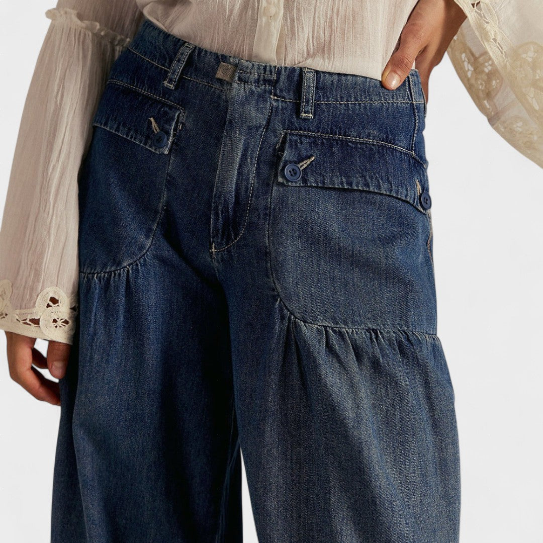 Light Mode | Smart Fluid-Cut Jeans