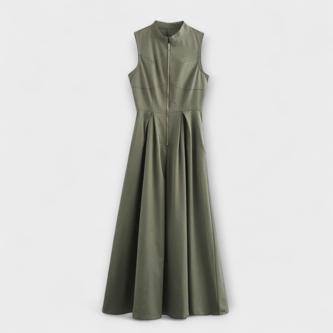 Sleeveless short dress with pleats and a fitted midi cut