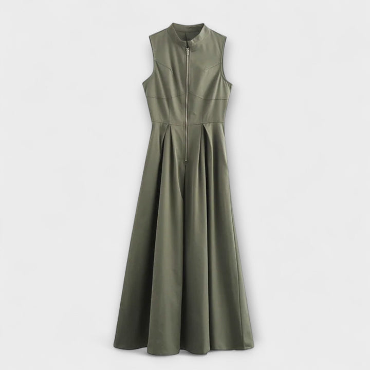 Sleeveless short dress with pleats and a fitted midi cut