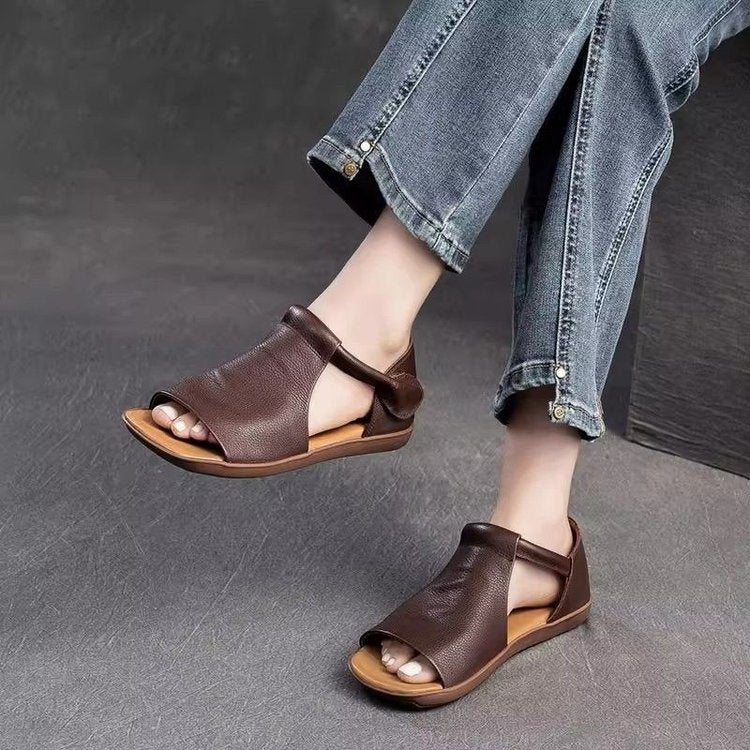 Mode Lumière | Elegant Strappy Sandals