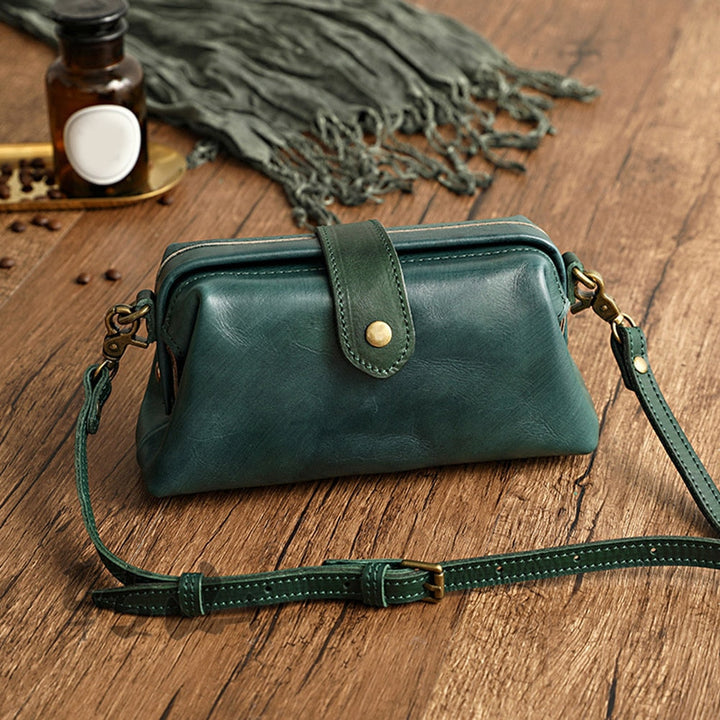 Fabienne - Retro, handmade leather bag