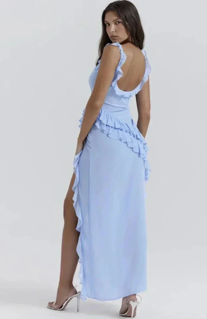 Elegant dress with an open leg