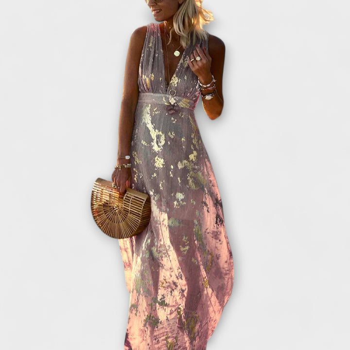 Clothing with V-neck and sequin details