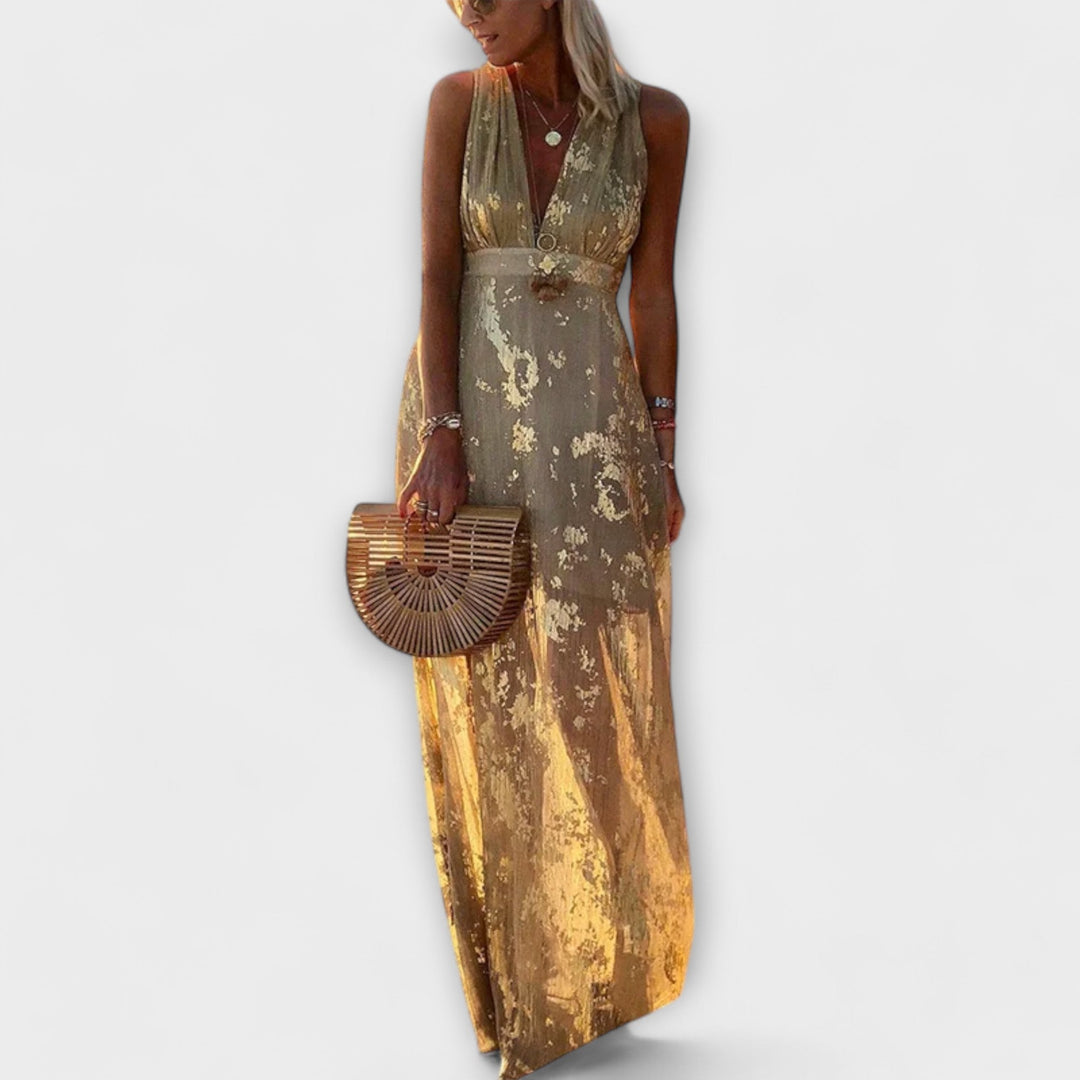 Clothing with V-neck and sequin details