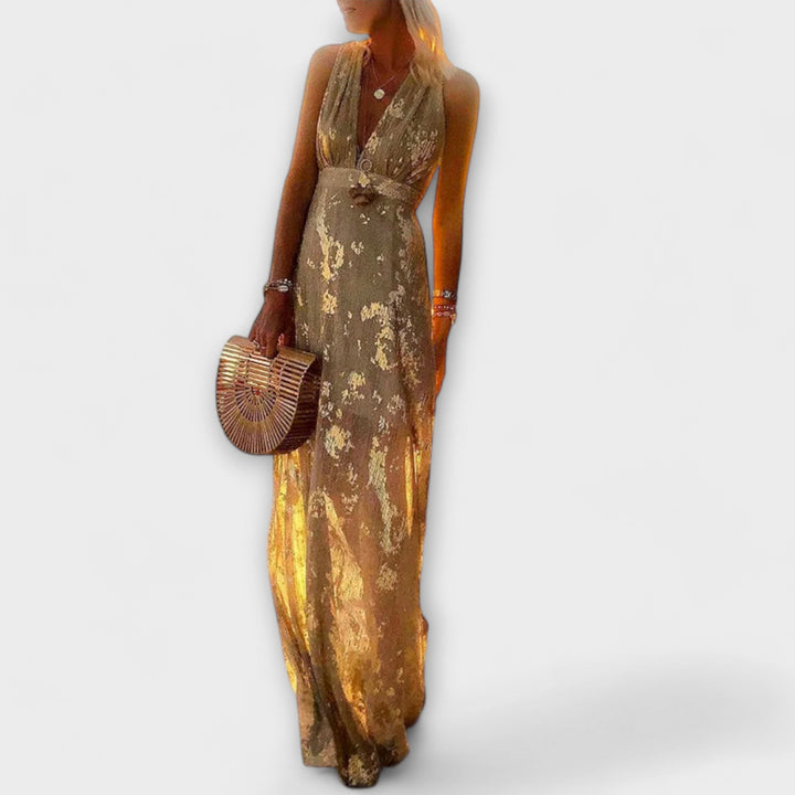 Clothing with V-neck and sequin details