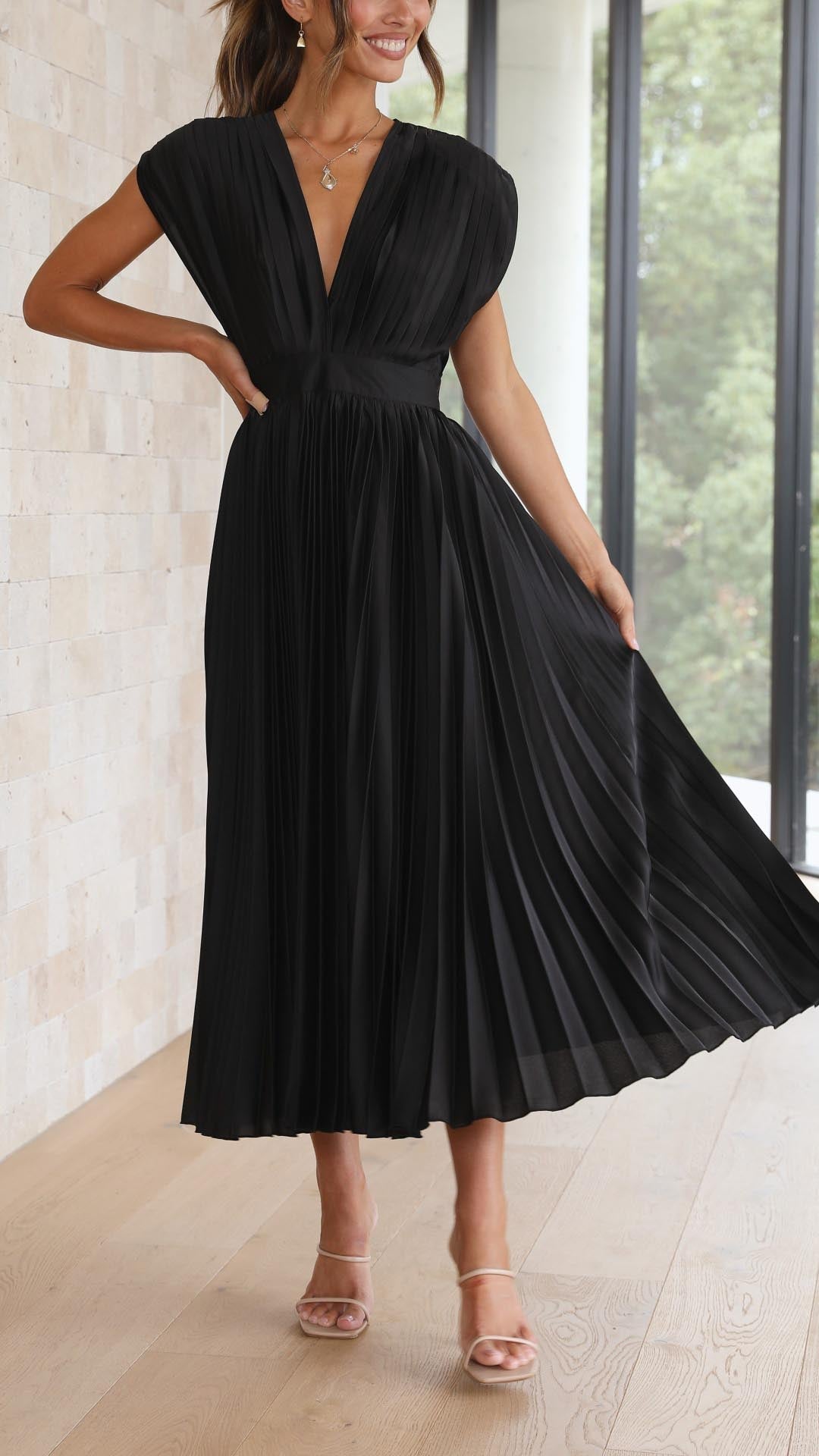 Mode Lumiére™| Elegant Pleated Dress
