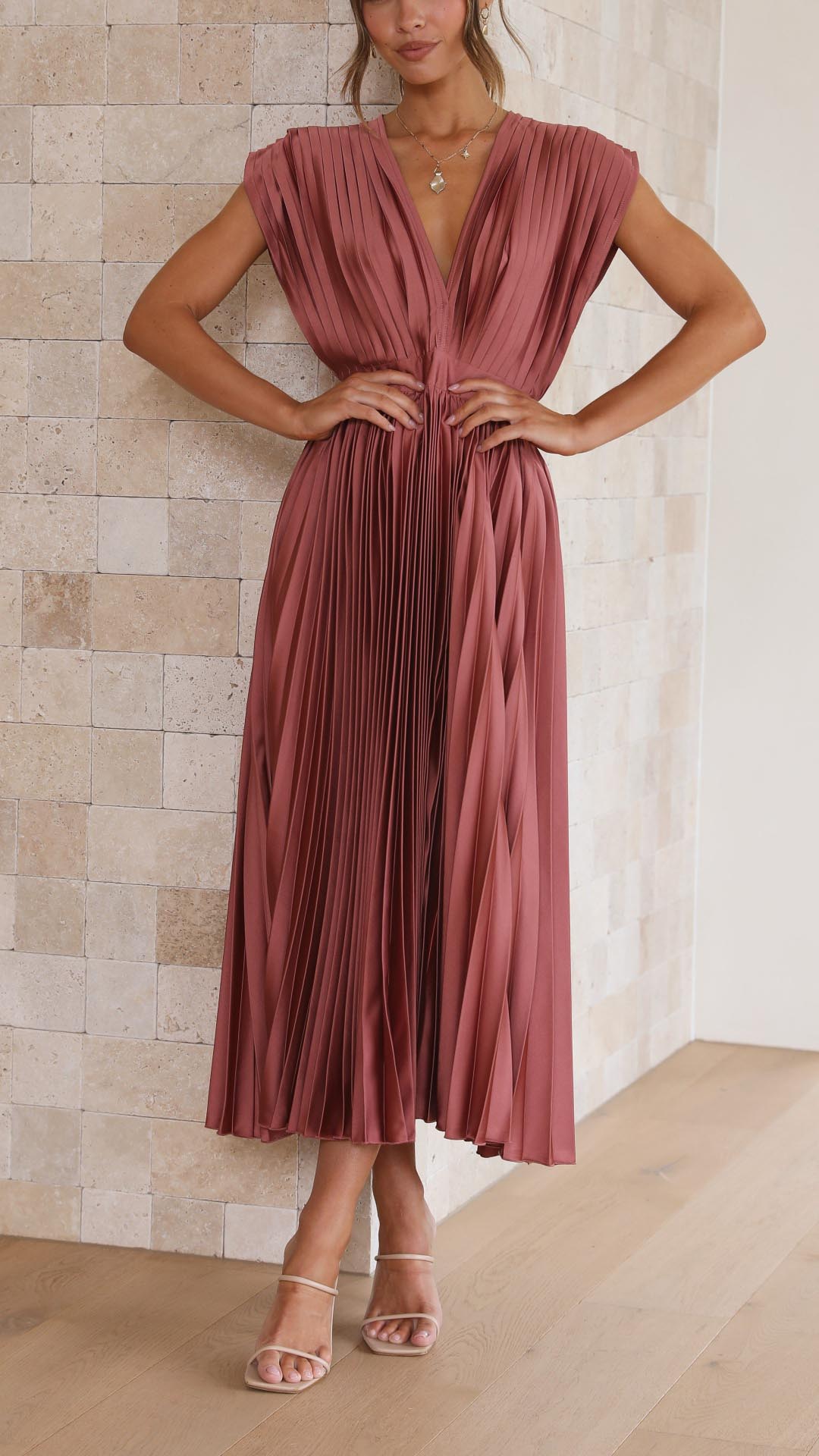 Mode Lumiére™| Elegant Pleated Dress