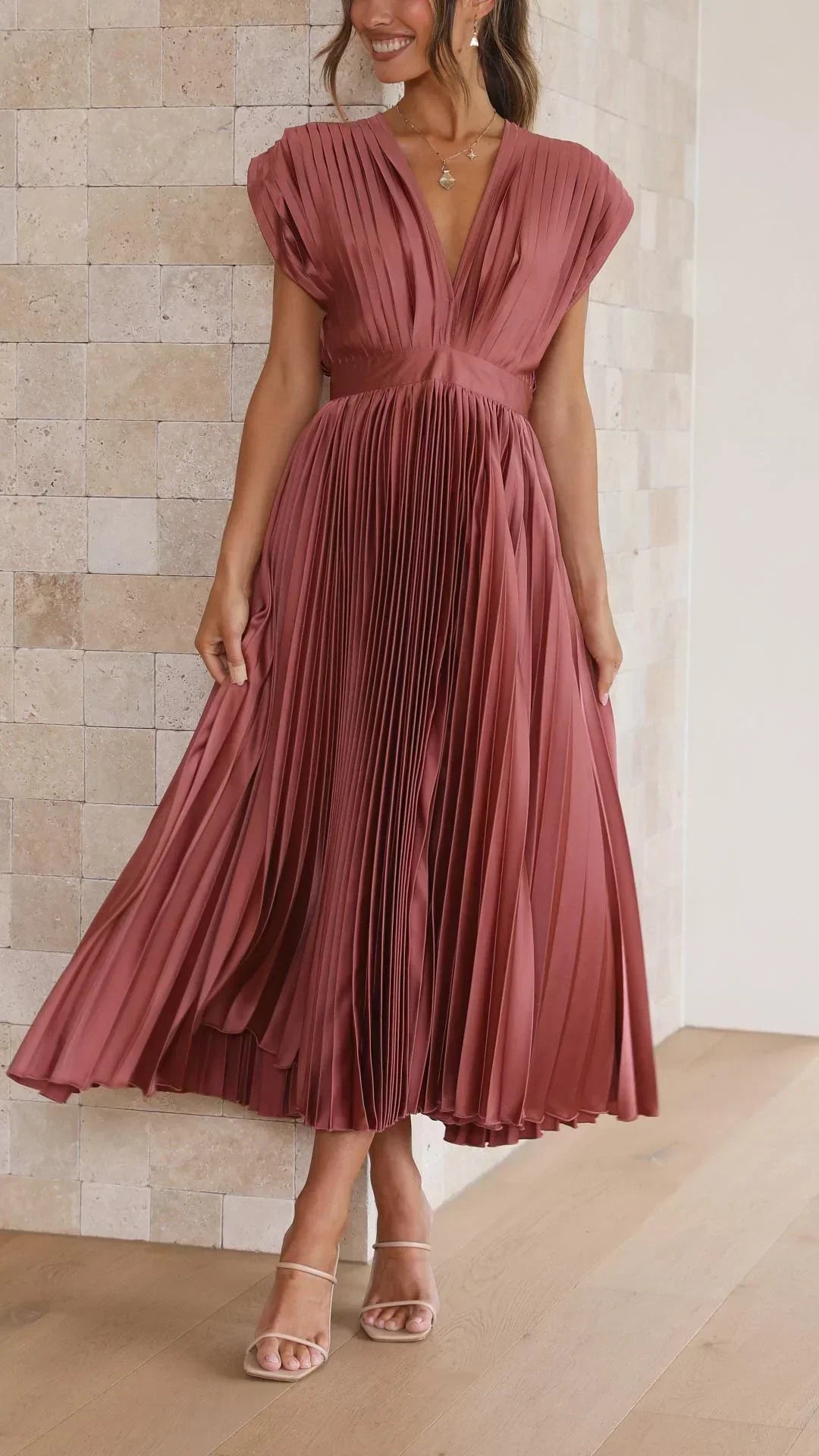 Mode Lumiére™| Elegant Pleated Dress