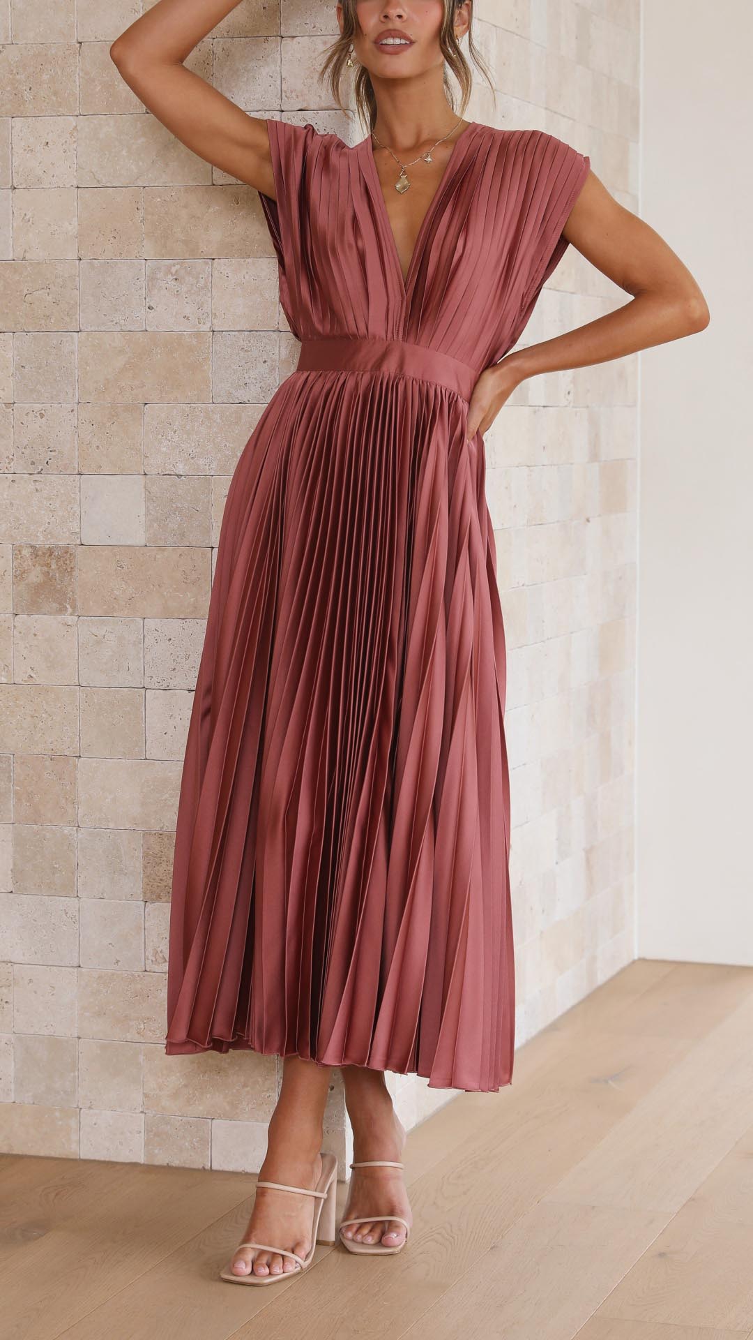 Mode Lumiére™| Elegant Pleated Dress