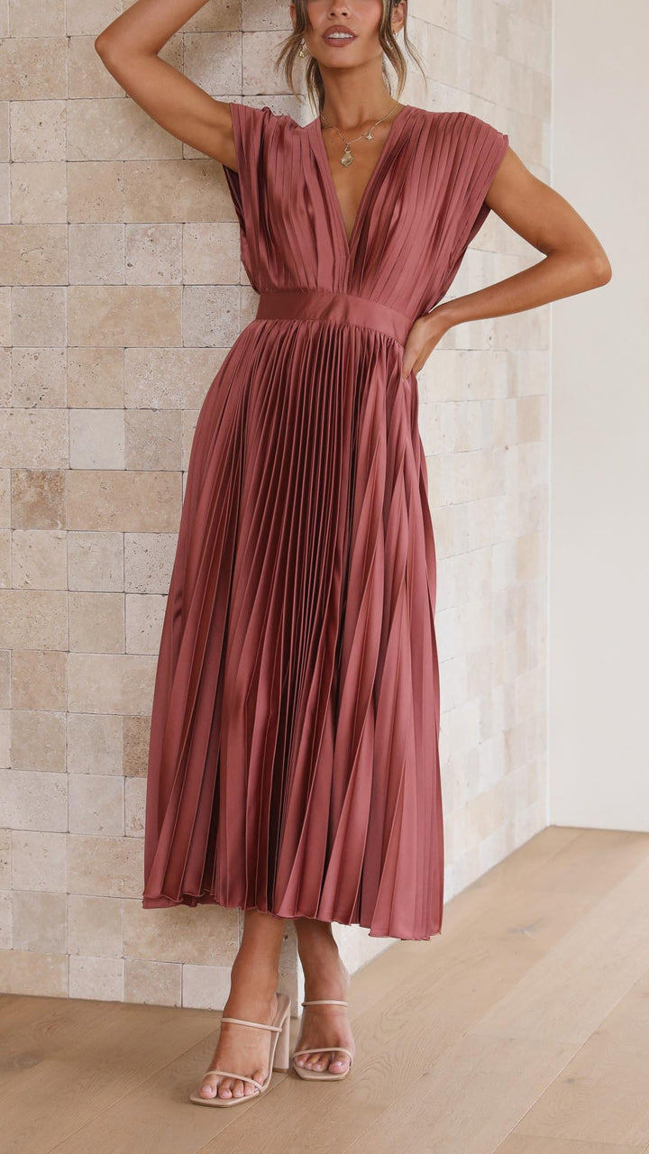 Mode Lumiére™| Elegant Pleated Dress