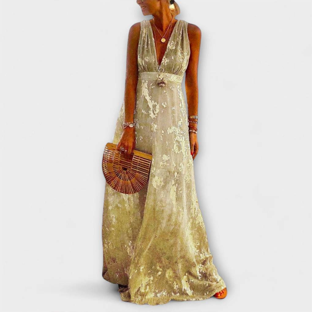 Clothing with V-neck and sequin details
