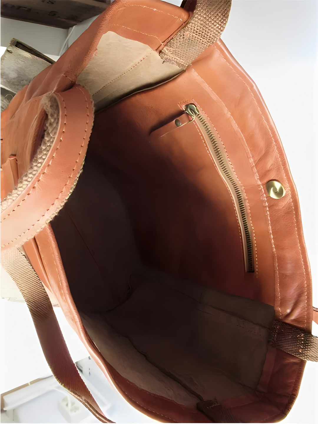 Toni - Elegant Suede-Lined Leather Bag
