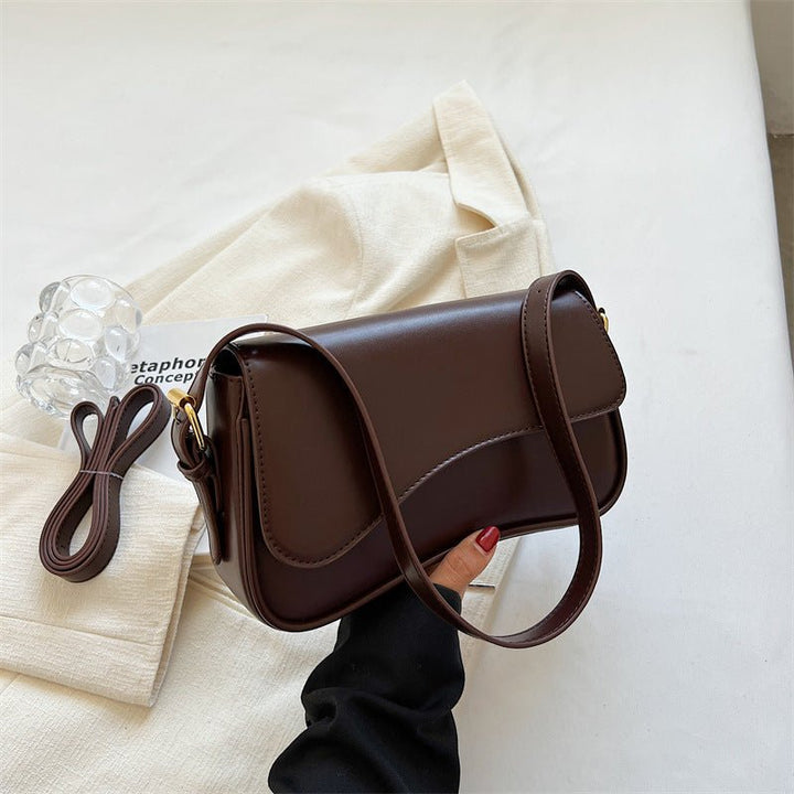Mode Lumiére™ | ELEGANT AND VERSATILE SADDLE BAG
